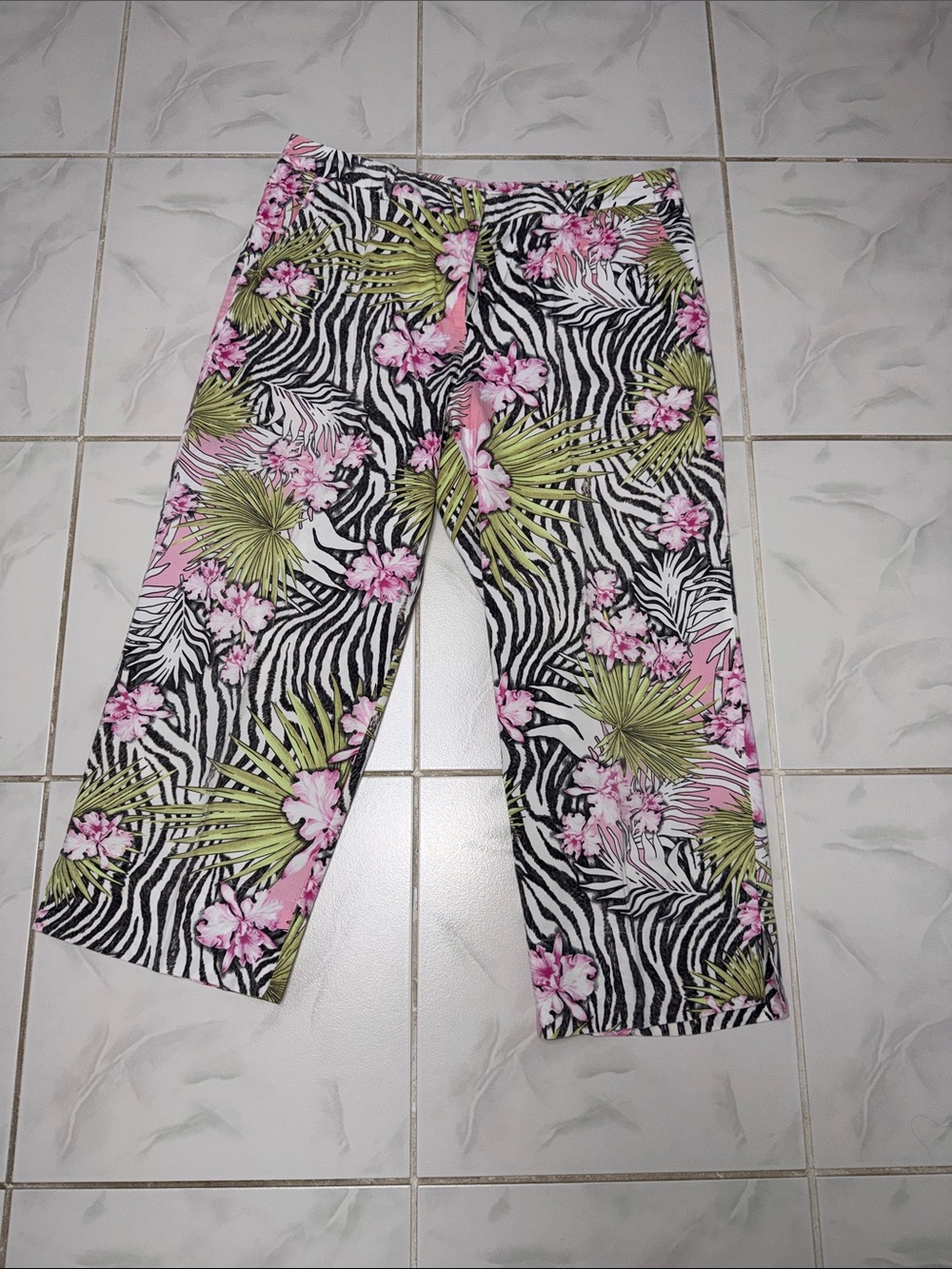 Floral Zebra-Print Cropped Pants - Pink & Green
